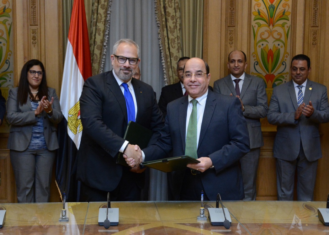 Markus Baumann con el ministro egipcio