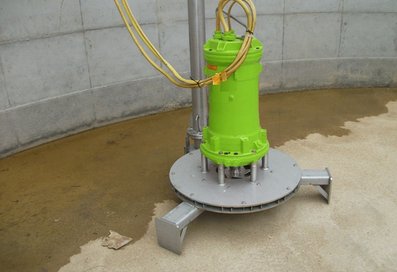 HBA submerged aerator in an empty aeration basin