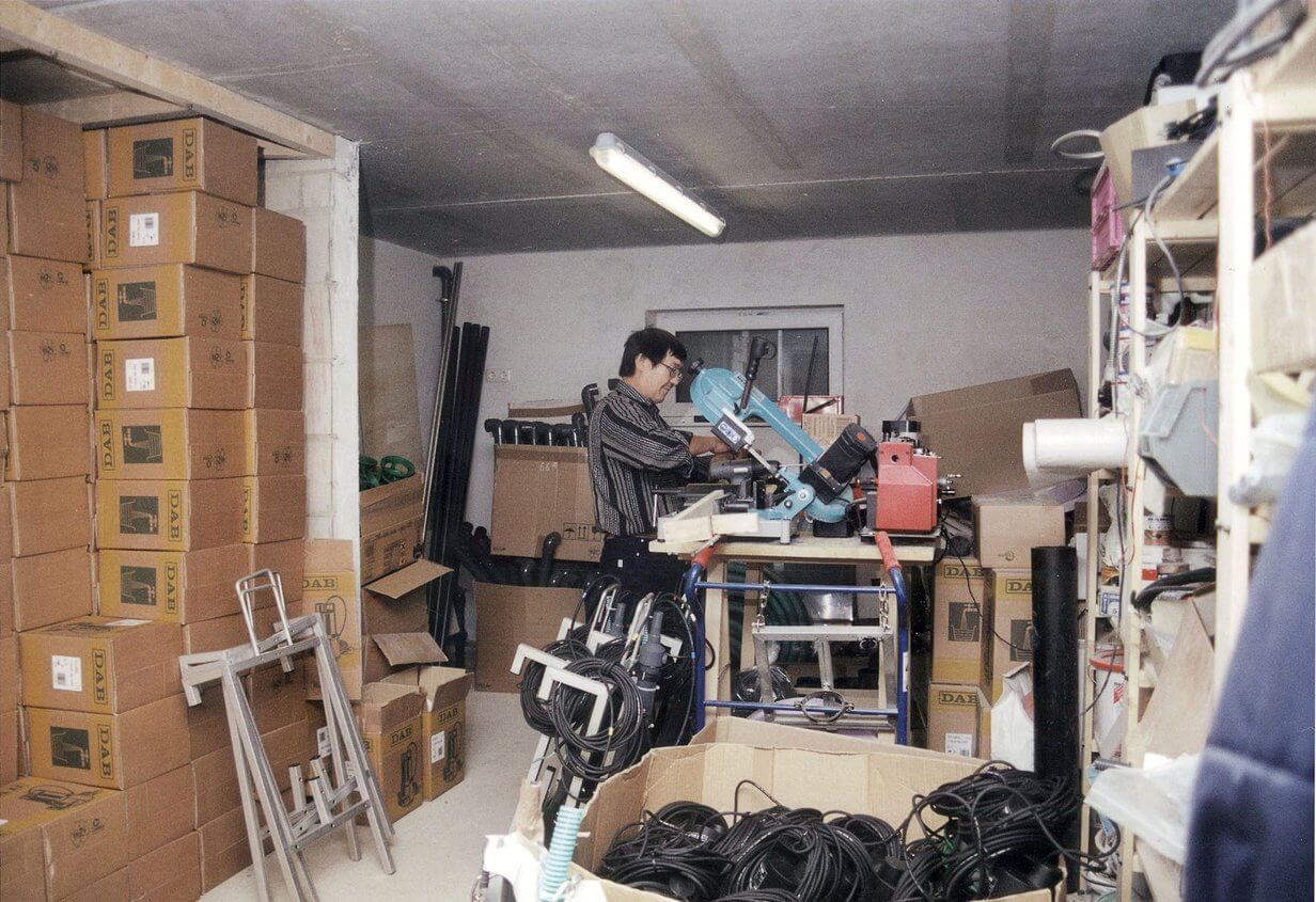 Sótano Borlefzen 1999 Sótano en Borlefzen, donde se crearon los primeros productos