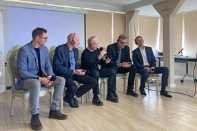 Los colegas del debate técnico