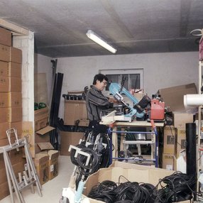 Production of Aquamax installation kits in the cellar in Borlefzen 